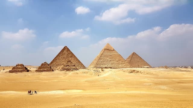 pyramiden aegypten holafly internet