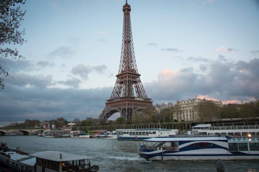 Torre Eiffel, uno de los iconos que ver en París