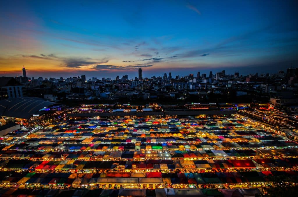 Mercado nocturno en Bangkok