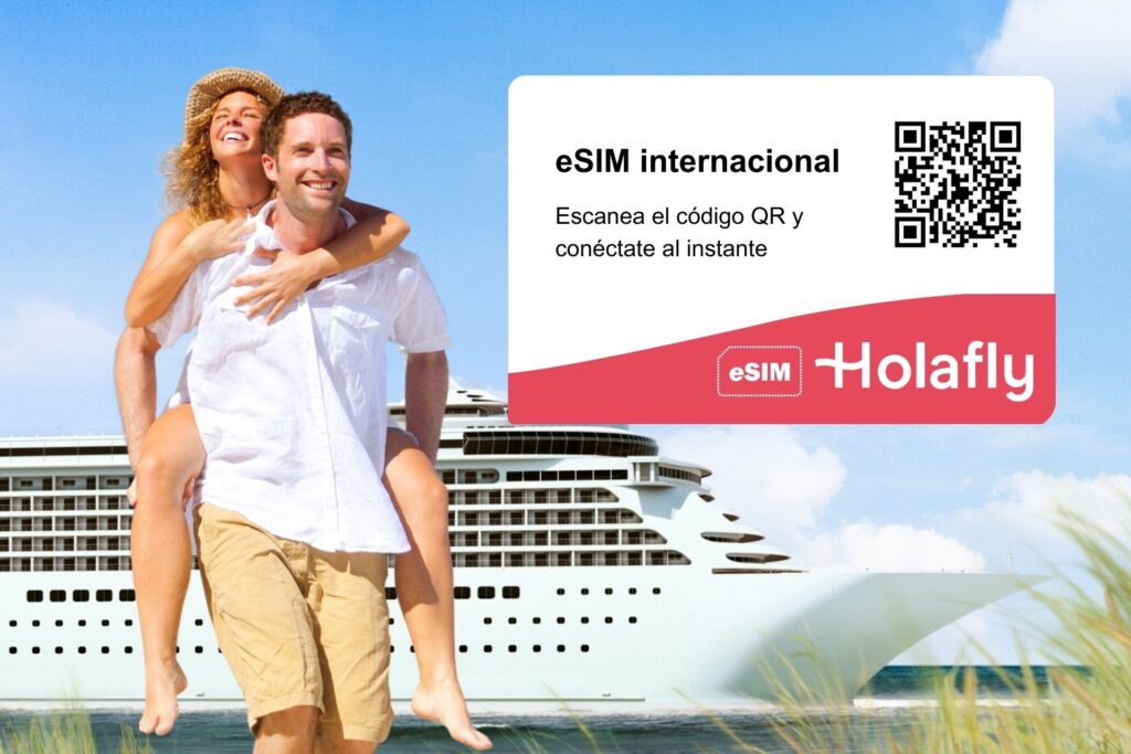 Pareja disfrutando viaje en crucero y su plan de datos con una eSIM de Holafly