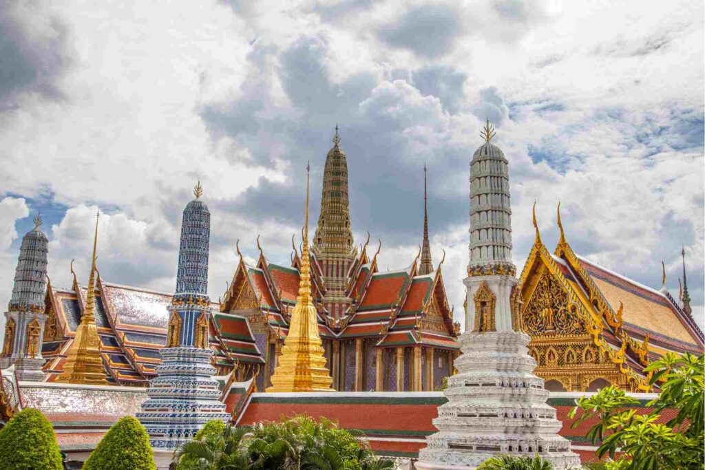 L'extérieur du temple du Bouddha d'émeraude à Bangkok, Thaïlande