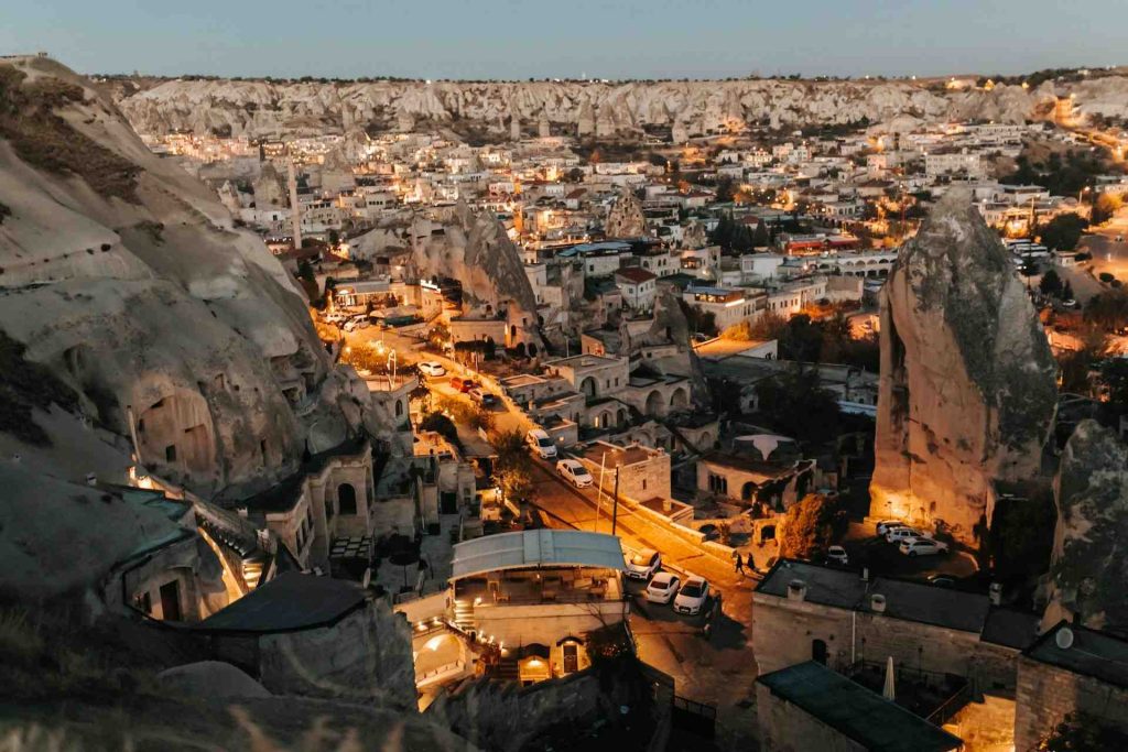 Vista panoramica della Cappadocia al tramonto