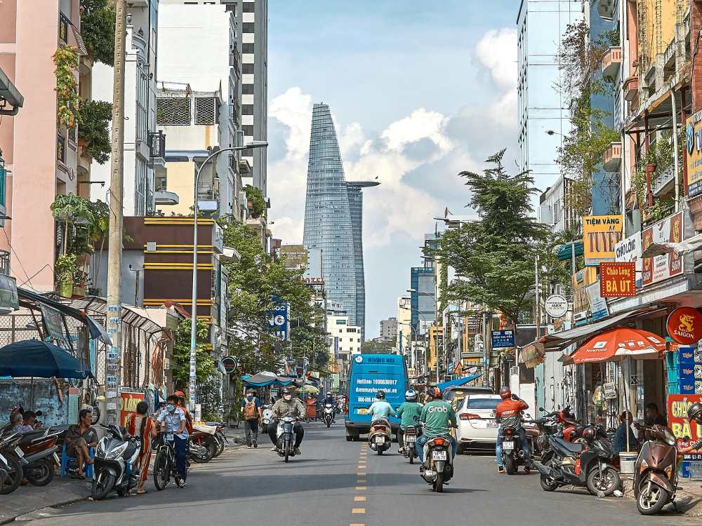 ベトナム　市内　バイク　ビル　SIMカード　購入場所　携帯キャリアショップ　オラフライ　Holafly 海外eSIM