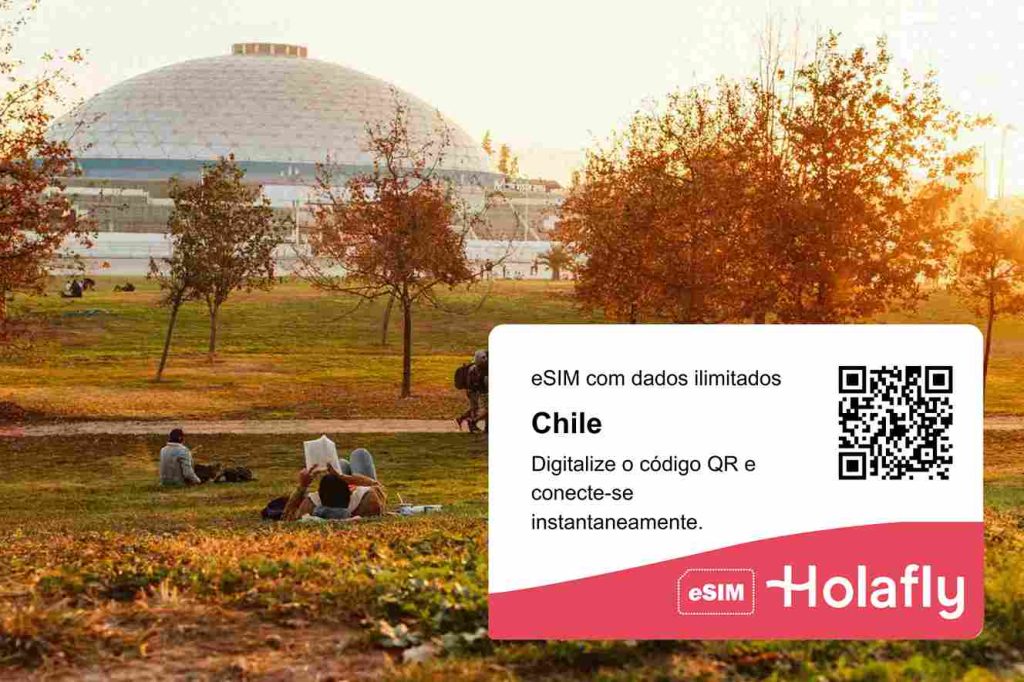 Uma imagem de Santiago, no Chile, com um QR Code para