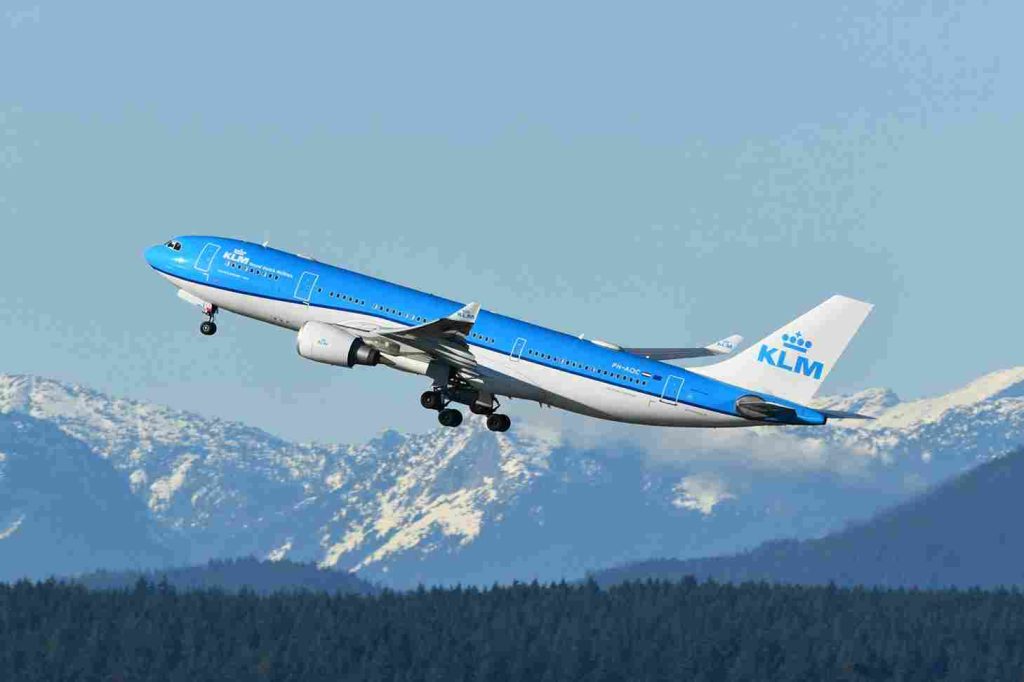 A KLM é uma companhia aérea holandesa.