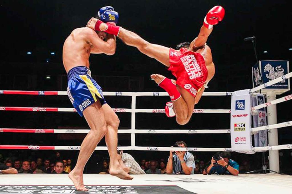 Luta de Muay Thai na Tailândia.