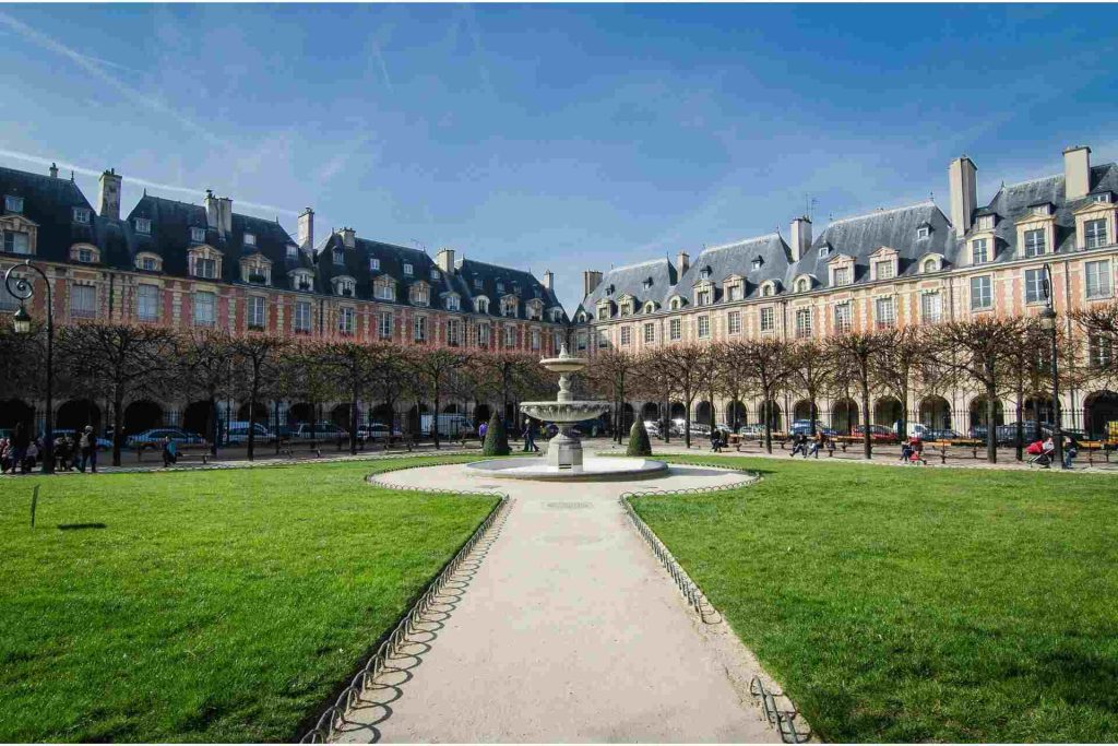 A garden in Paris