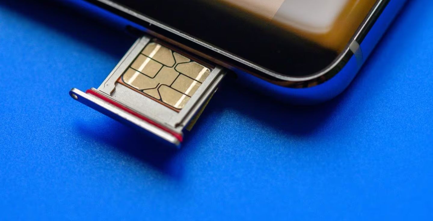 eSIM Evolution: Integration Across Mobile Devices Over Time - Holafly