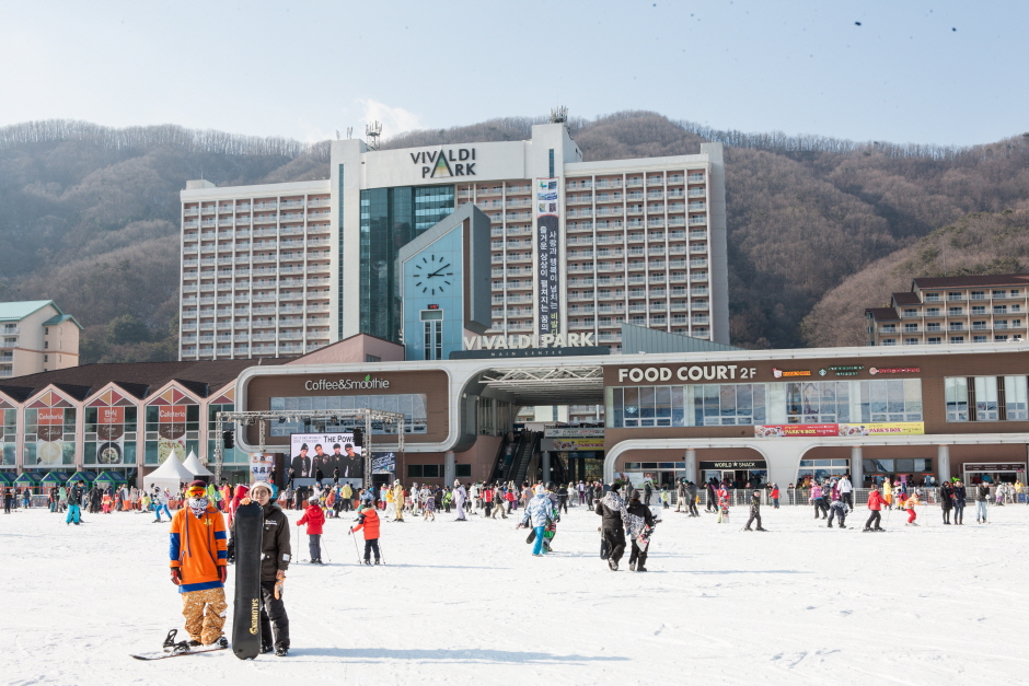 洪川大明維瓦爾第滑雪場